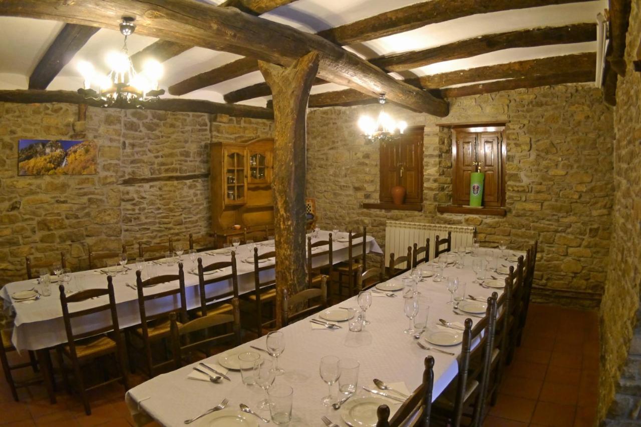 Albergue Restaurante De Artieda Eksteriør billede