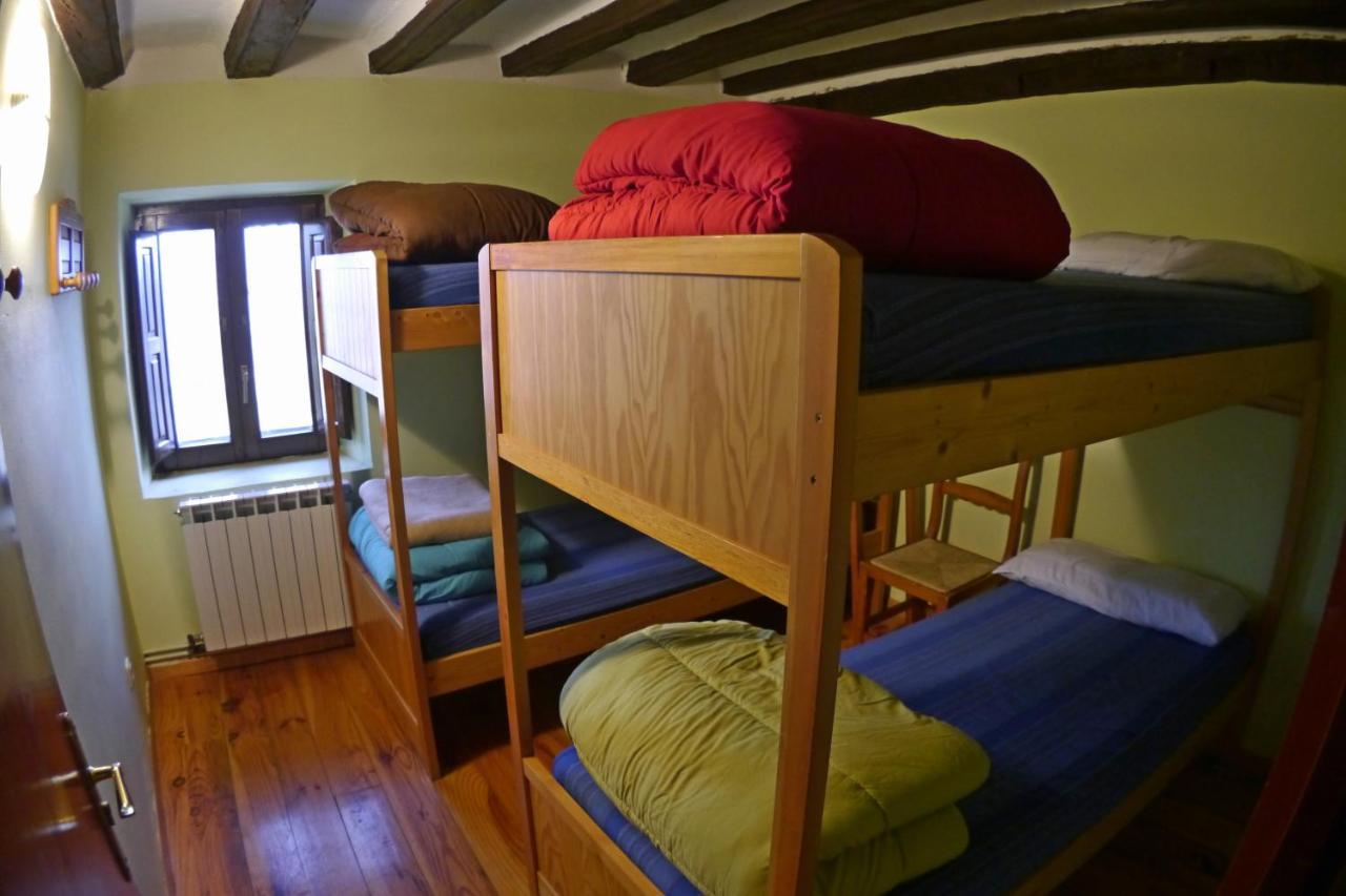 Albergue Restaurante De Artieda Eksteriør billede