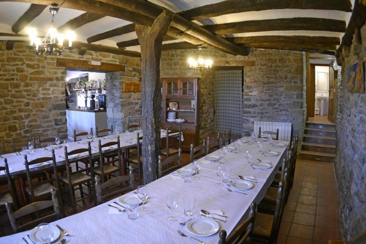 Albergue Restaurante De Artieda Eksteriør billede