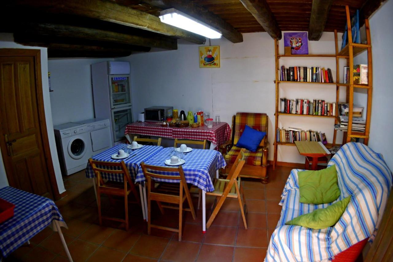 Albergue Restaurante De Artieda Eksteriør billede